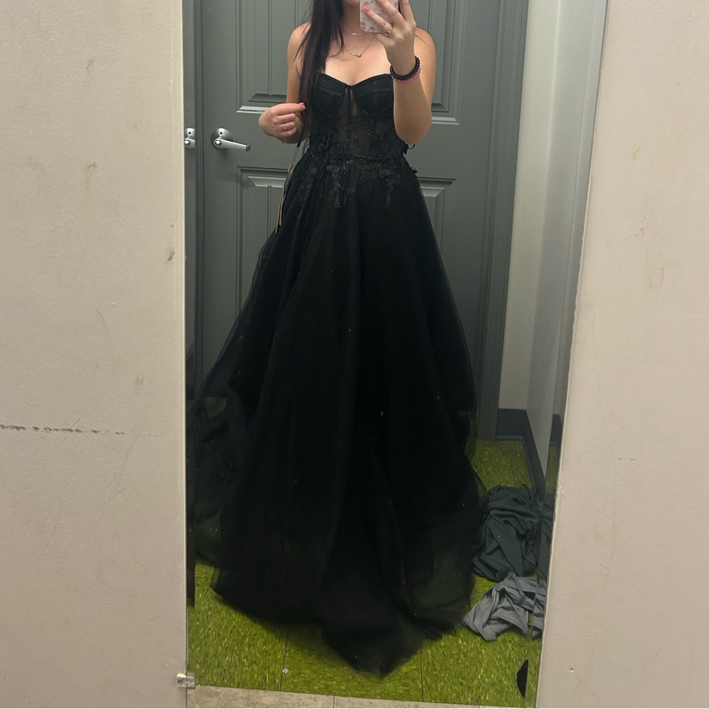 Elegant Black Strapless Gown